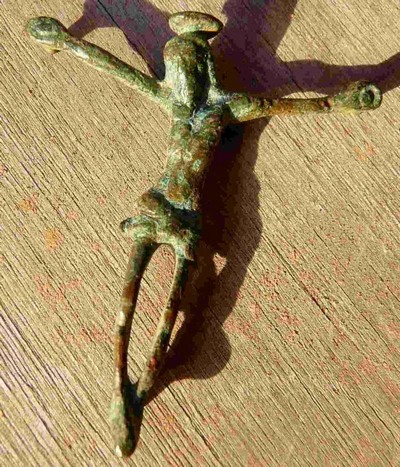 Crucifix au christ chétif - XVI / XVIIème Christ15