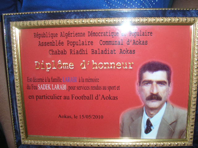 Match Gala à la mémoire de Larabi Sadek (ex-joueur CRBAokas) - Page 3 P1010219