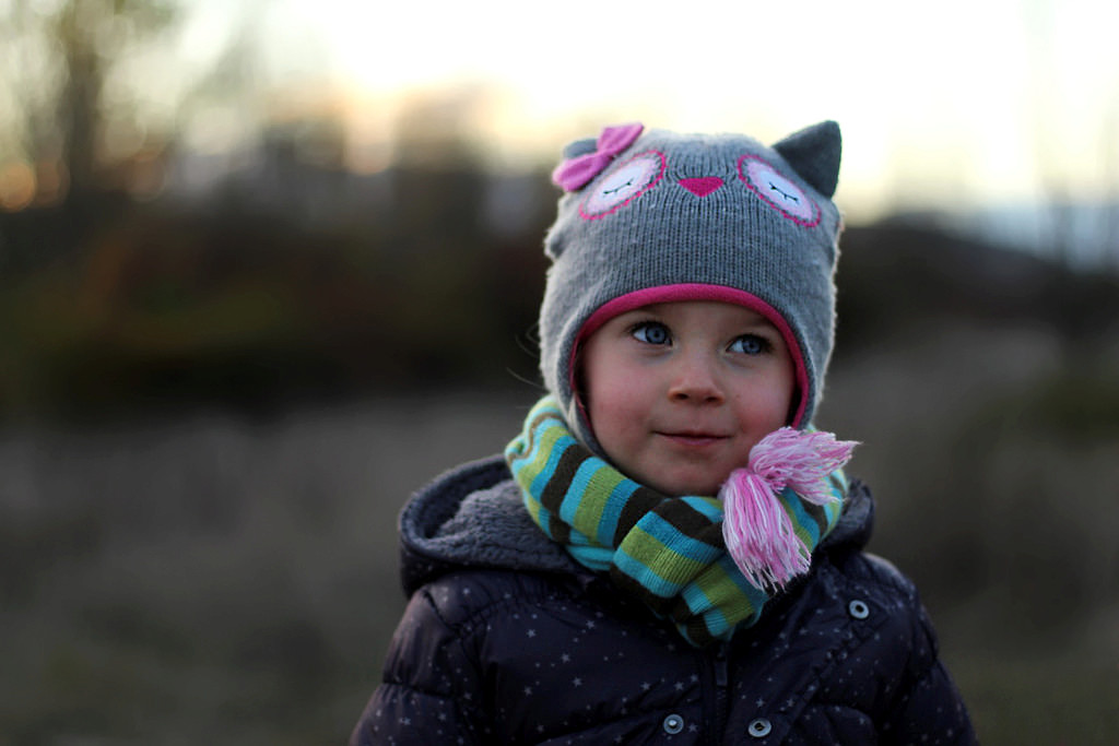 La petite fille au bonnet 37575910