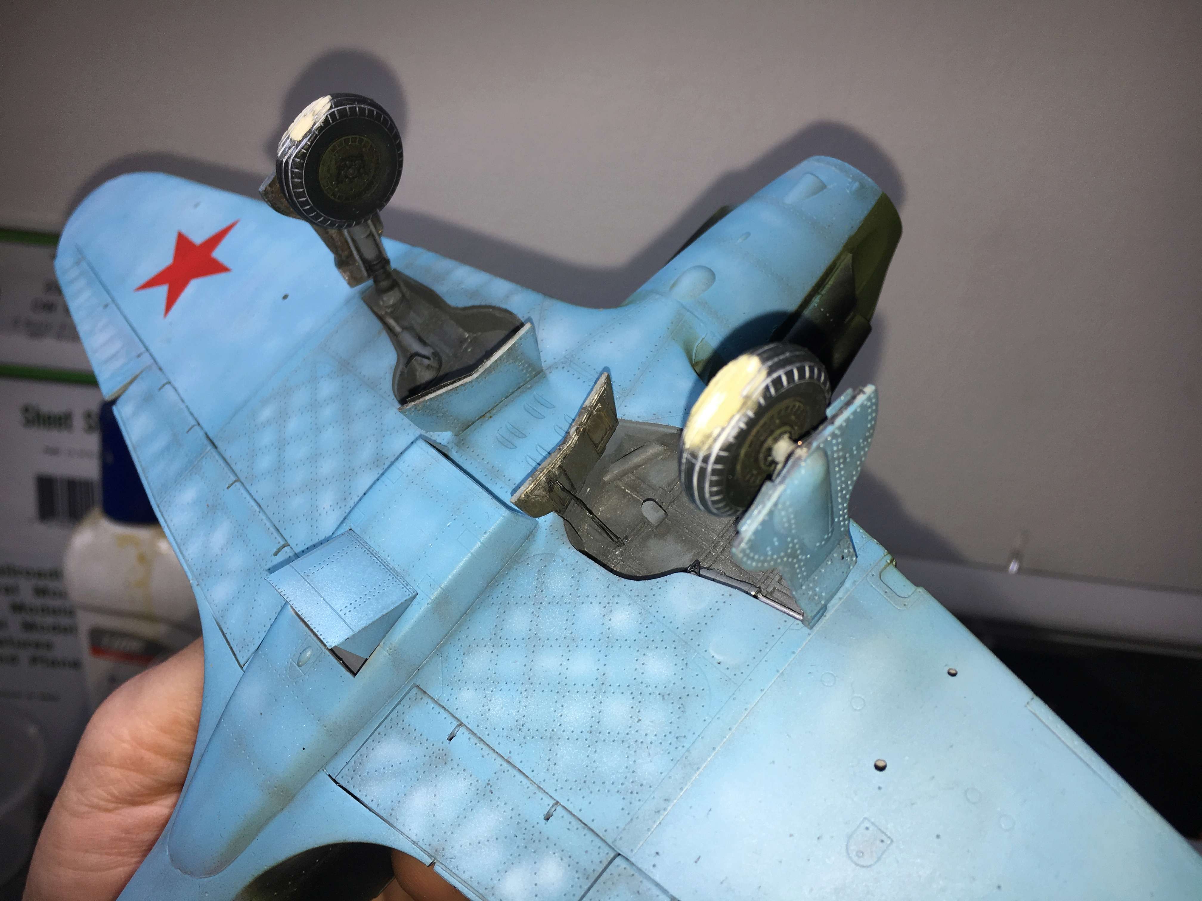 MIG-3 TRUMPETER 1/32  - Page 5 Trappe27