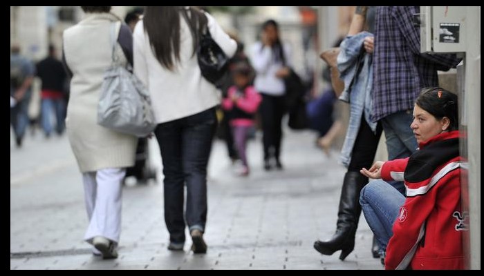 Pauvreté:couples avec enfants de plus en plus touchés Sans_t20