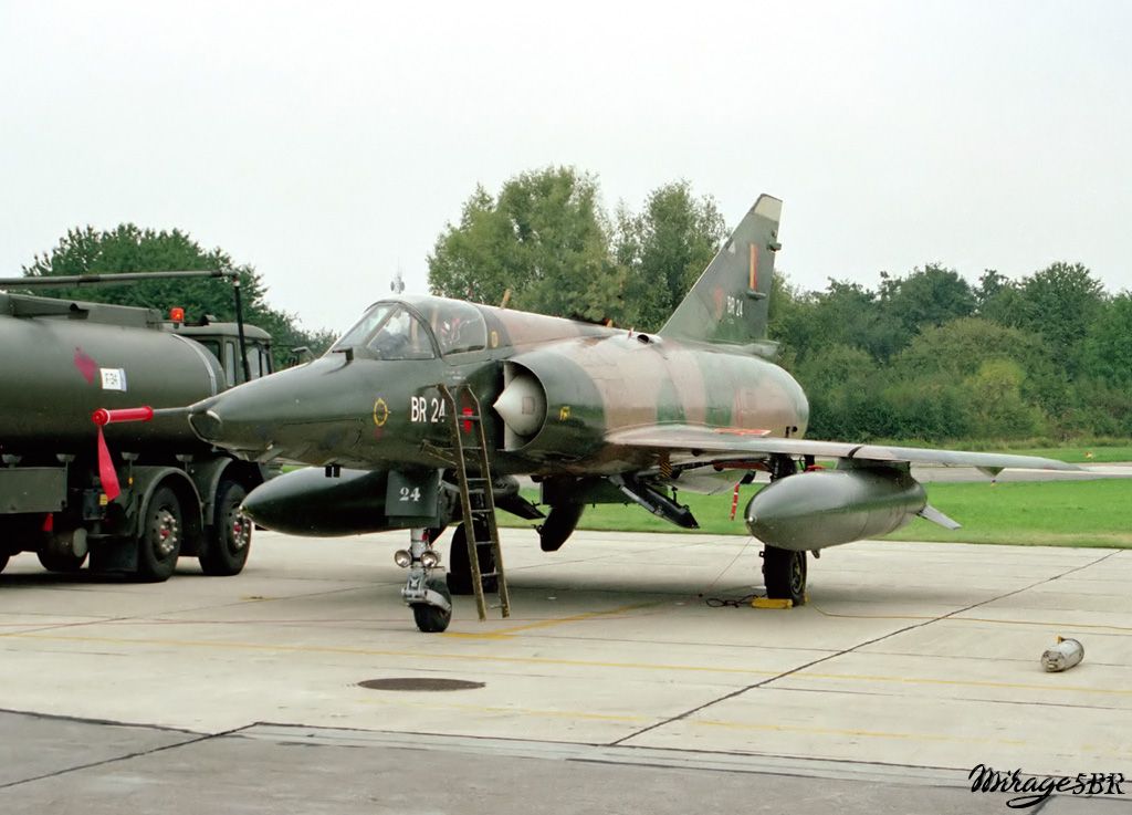 Mirage III en vol Br01_f11