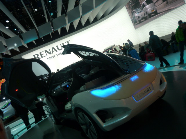 2009 - [Renault] Les Concept ZE - Page 6 28610