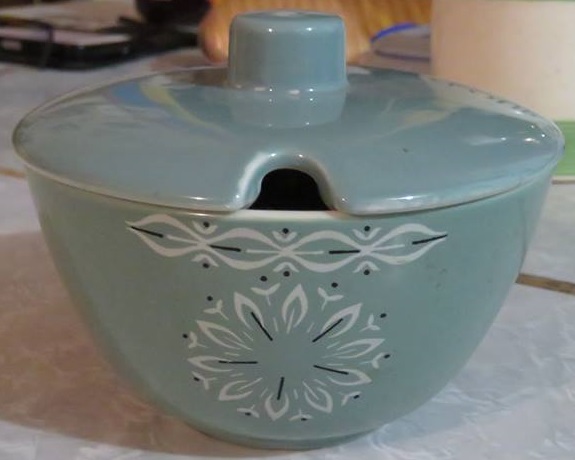 1658 Sugar with 1623 lid with spoon hole and knob 1658_110
