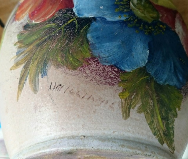 vase - Harwyn vase courtesy of Wendy Turner Harwyn11