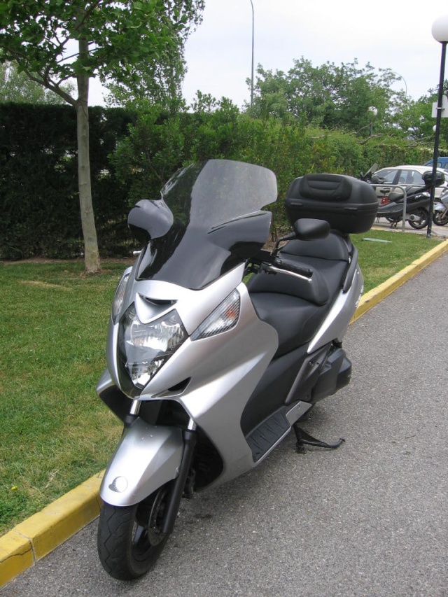 400 silverwing Scoot110