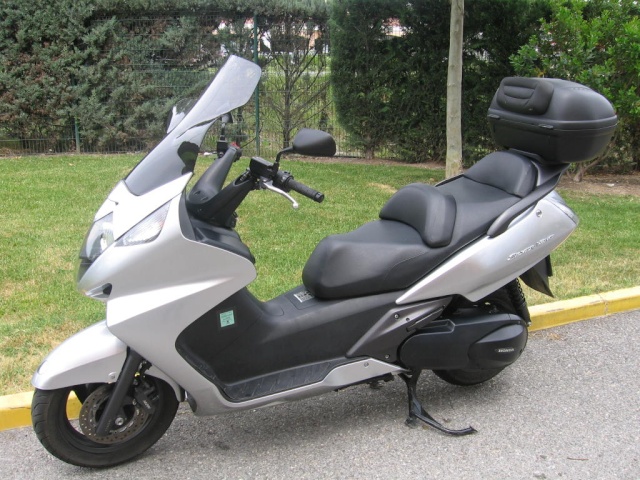 400 silverwing Scoot210