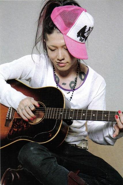 Hit or Miss - Page 5 Miyavi12