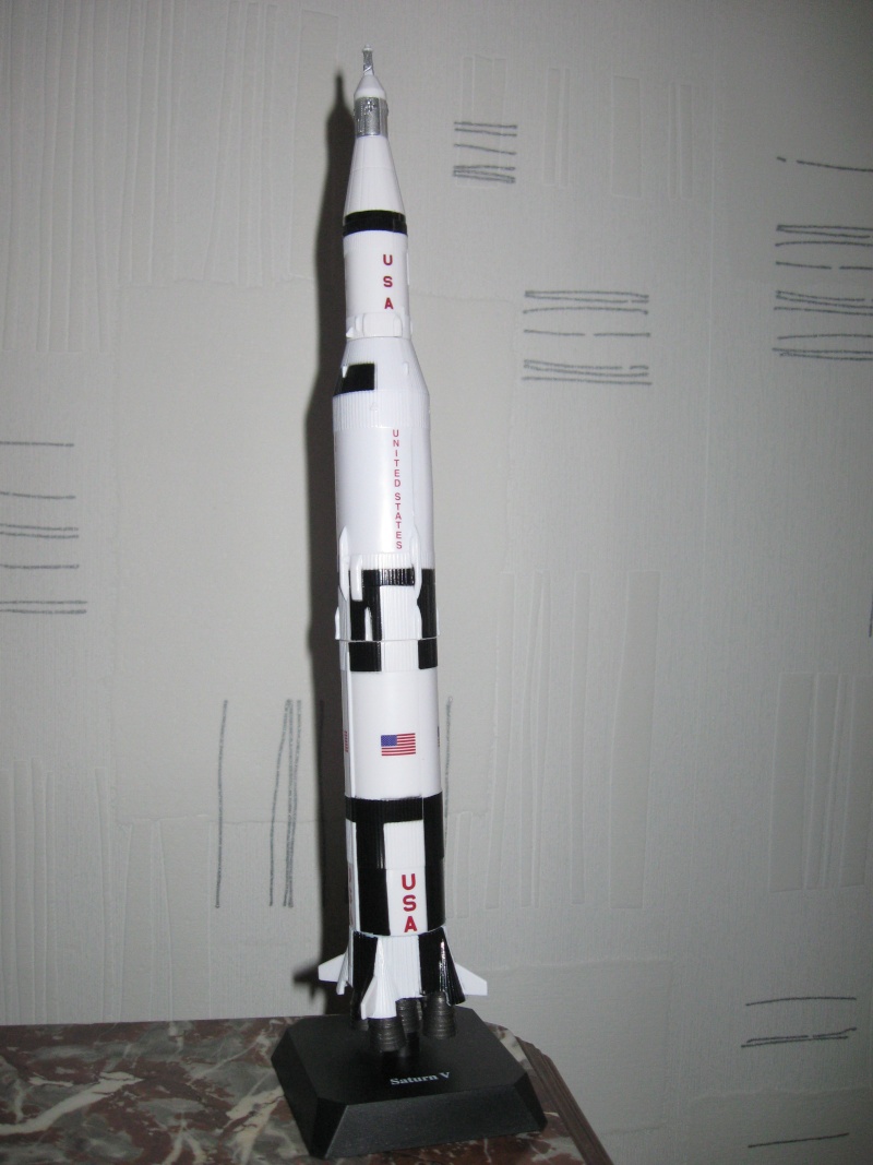 Saturn V en plastique Img_0510