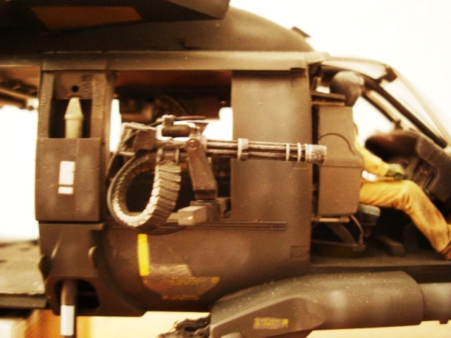 ACADEMY 1/35 AH-60 L Blackhawk DAP - Dio Afghanistan - - Page 5 Dsc03717