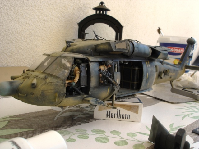 ACADEMY 1/35 AH-60 L Blackhawk DAP - Dio Afghanistan - - Page 5 Dsc03811