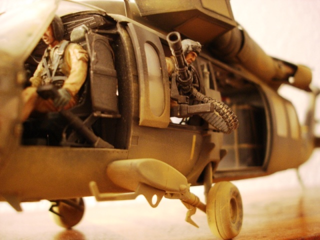 ACADEMY 1/35 AH-60 L Blackhawk DAP - Dio Afghanistan - - Page 6 Dsc03817