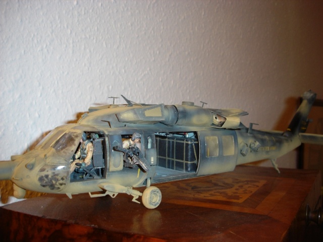 ACADEMY 1/35 AH-60 L Blackhawk DAP - Dio Afghanistan - - Page 6 Dsc03818