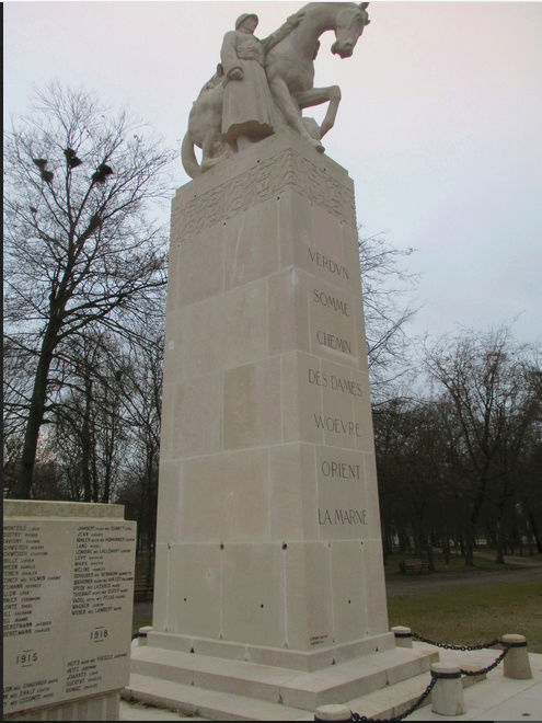 [ Histoires et histoire ] Monuments aux morts originaux Français Tome 2 - Page 5 Captur36