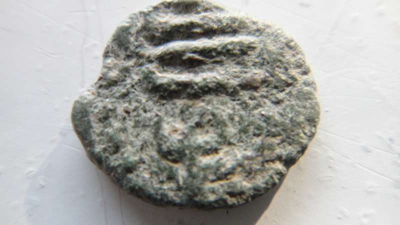  fals omeyyade frappé en al-Andalus au début du VIIIe s. Type Frochoso IIa  Dsc04626
