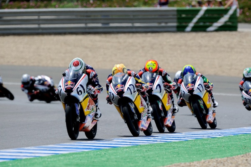 [Red Bull MotoGP Rookies Cup] Jerez, Round 1 - Page 2 Gepa-012