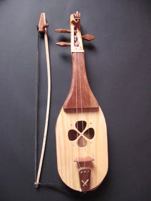 Les instruments de la musique brsilienne - Page 5 Rabeca10