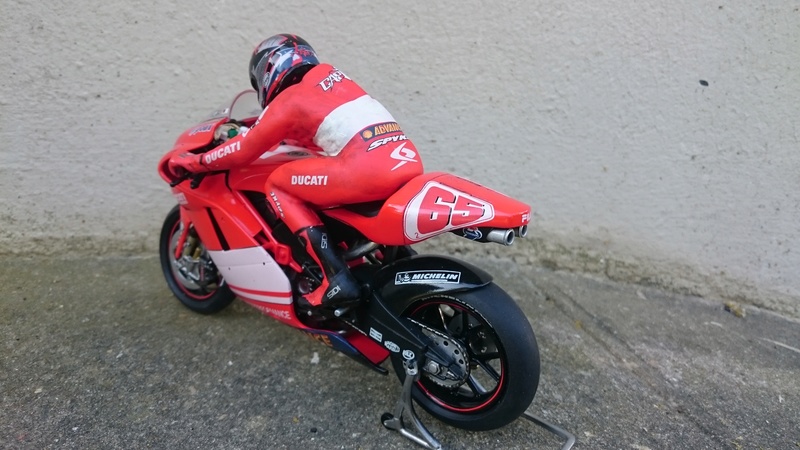 Ducati 2003 Capirossi 2003 Heller Dsc_0610