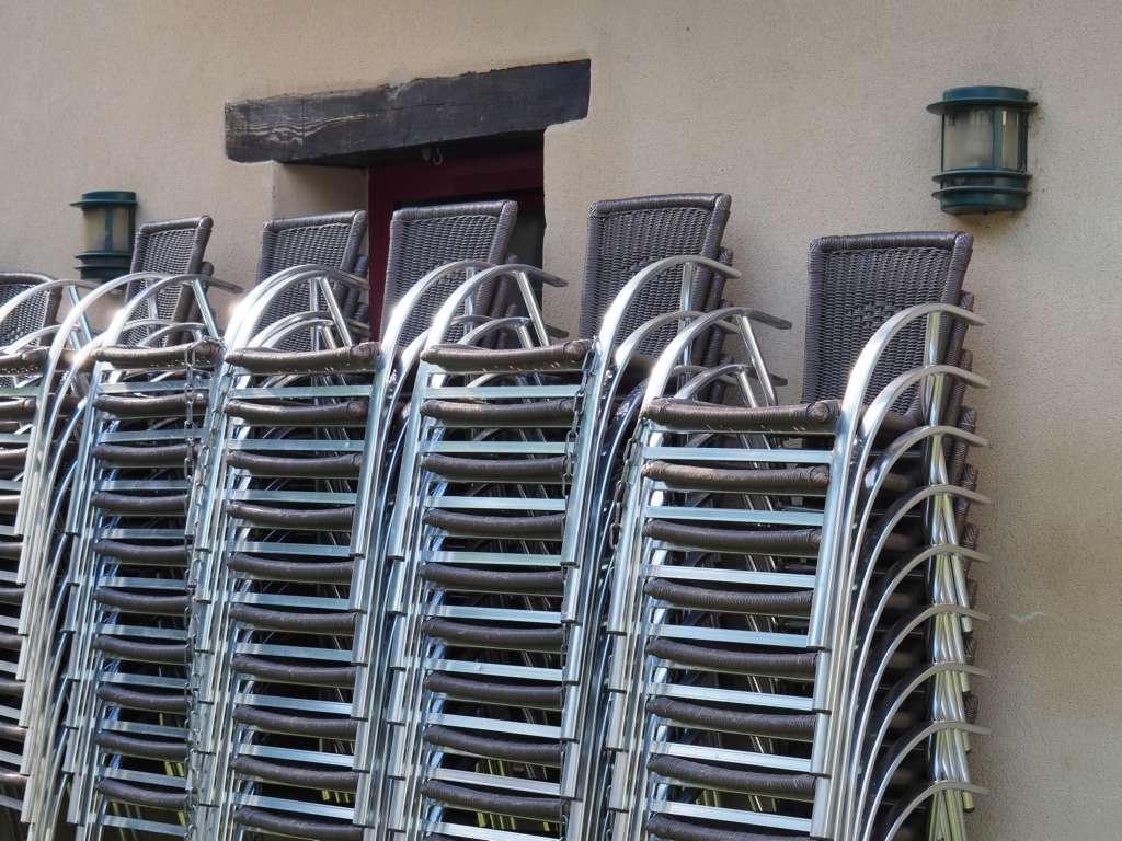 Concours photo Mai 2018 - Table(s) & Chaise(s) P5066513