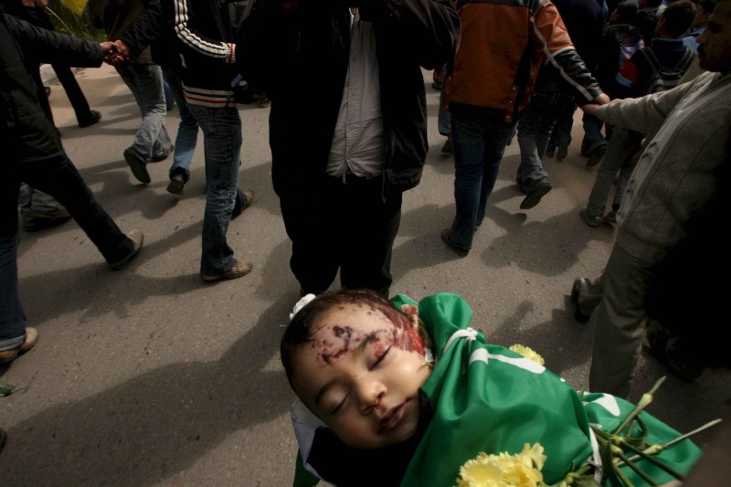 صور للجرائم البشعة للعدو الصهيوني على اهل غزة - صفحة 2 Resim123