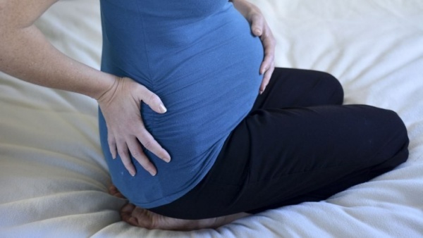 ما هي اسباب ألم البطن اثناء الحمل ؟  Abdomi10