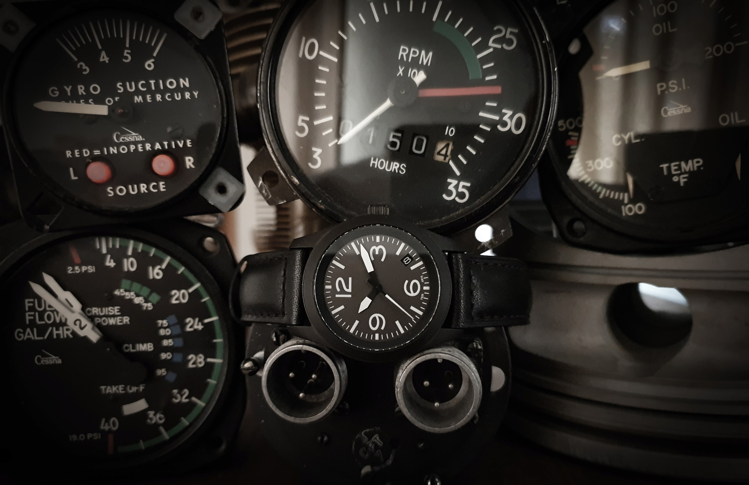 flieger - Feu de vos montres d'aviateur, ou inspirées du monde aéronautique - Page 17 20210912