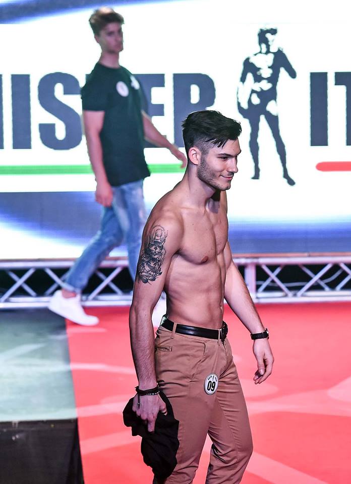 Mister Italia 2018 is Mirko Pividore  31957410