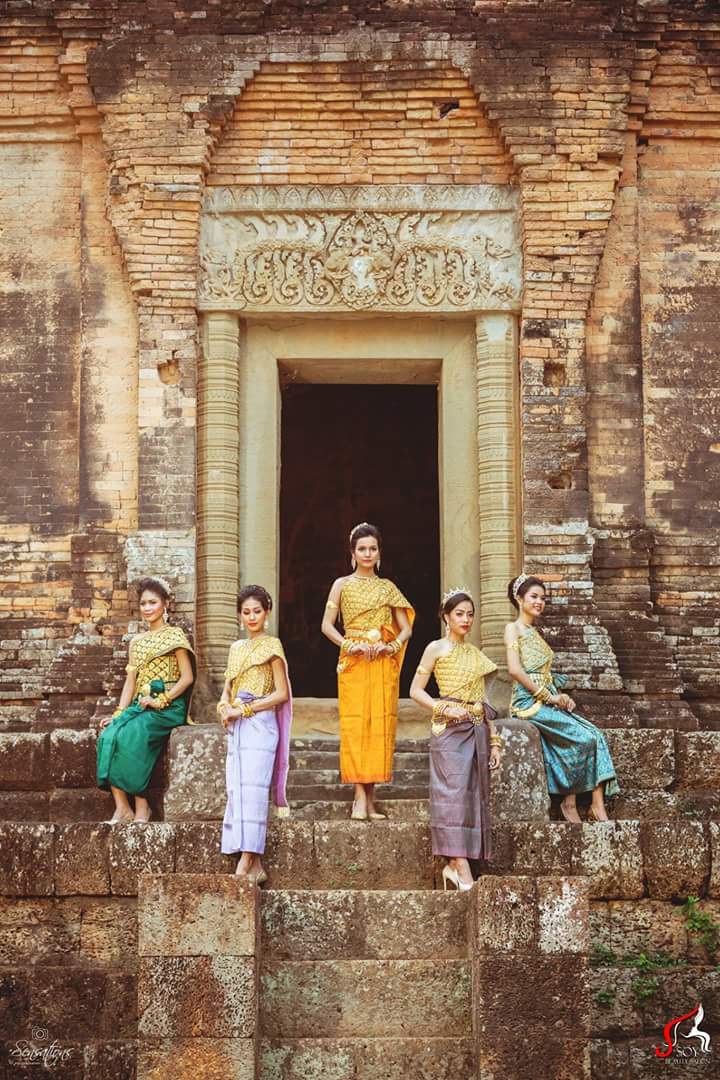 Cambodia - Rern Nat (CAMBODIA UNIVERSE 2018) Fb_i2291