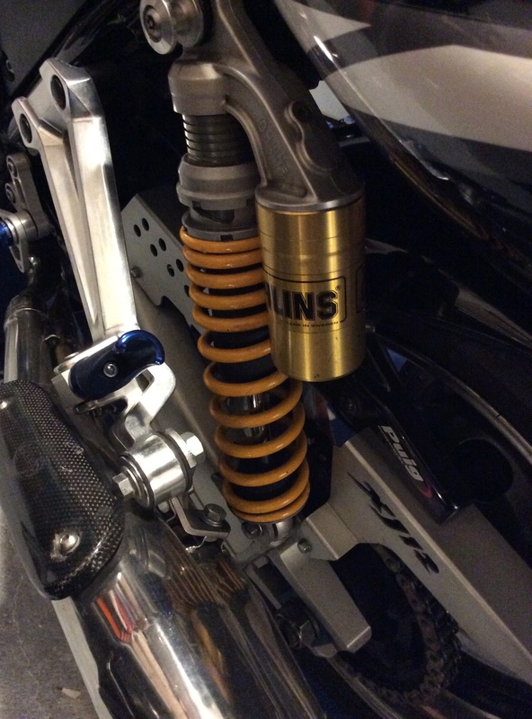 Amortisseurs Ohlins 04411810