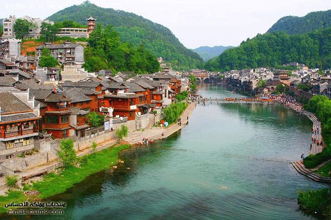 قرية صينية مثل لوحة زيتية 810
