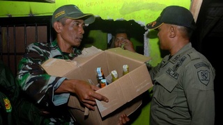 Illegale alcohol kost 24 mensen het leven in Indonesië 185