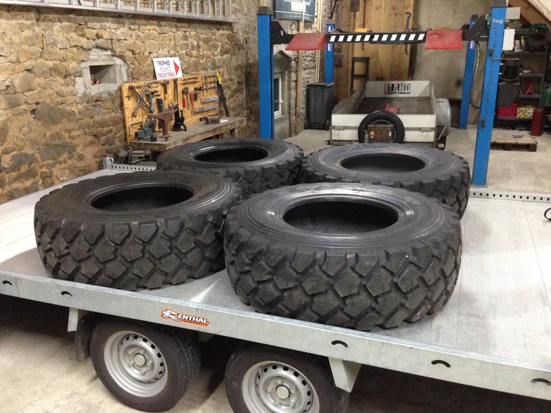 4 pneus Michelin XZL neufs Img_4511