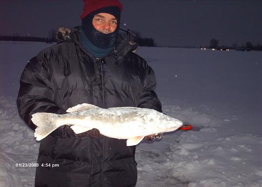 Pche sur glace chez Roger Gladu Hpim0414