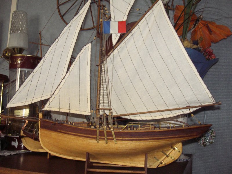 Le "Friesland" au 1:75e de Mamoli. - Page 2 La_jol10