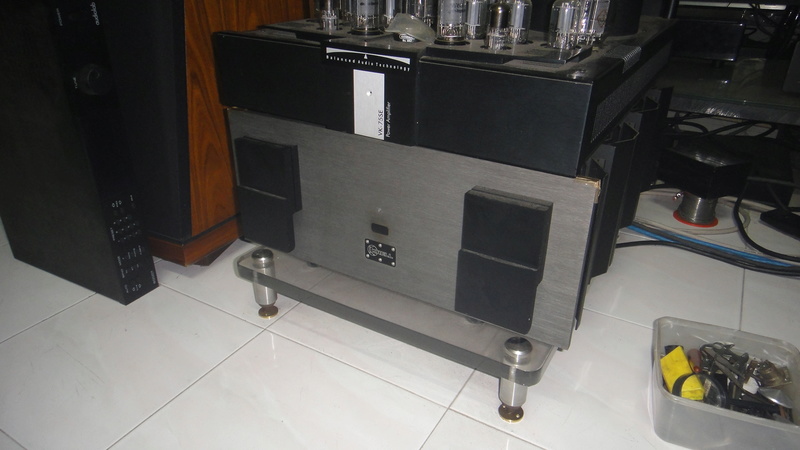 Krell KSA-250 power amplifier Dsc06355