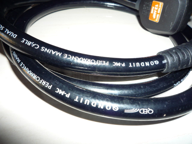 QED Qonduit power cord (Used) SOLD P1010522