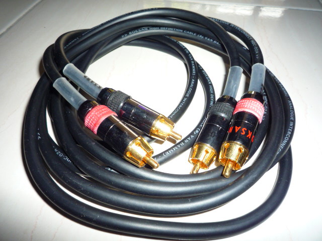 Roksan HDC-02A Interconnect (Used) P1020393
