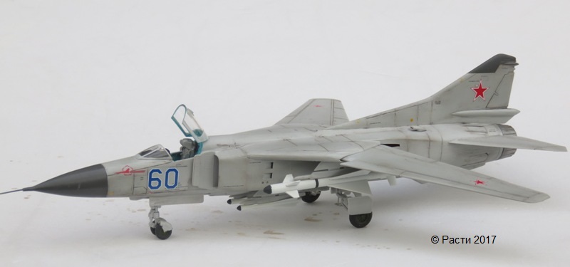 MiG-23 Flogger VVS [Italeri 1/48] TERMINE Img_7528