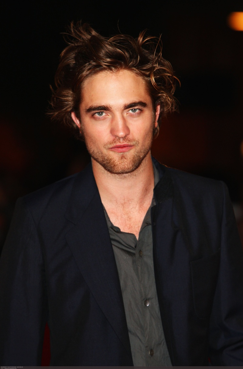 Photos d'Edward Cullen et de Robert Pattinson - Page 3 01610