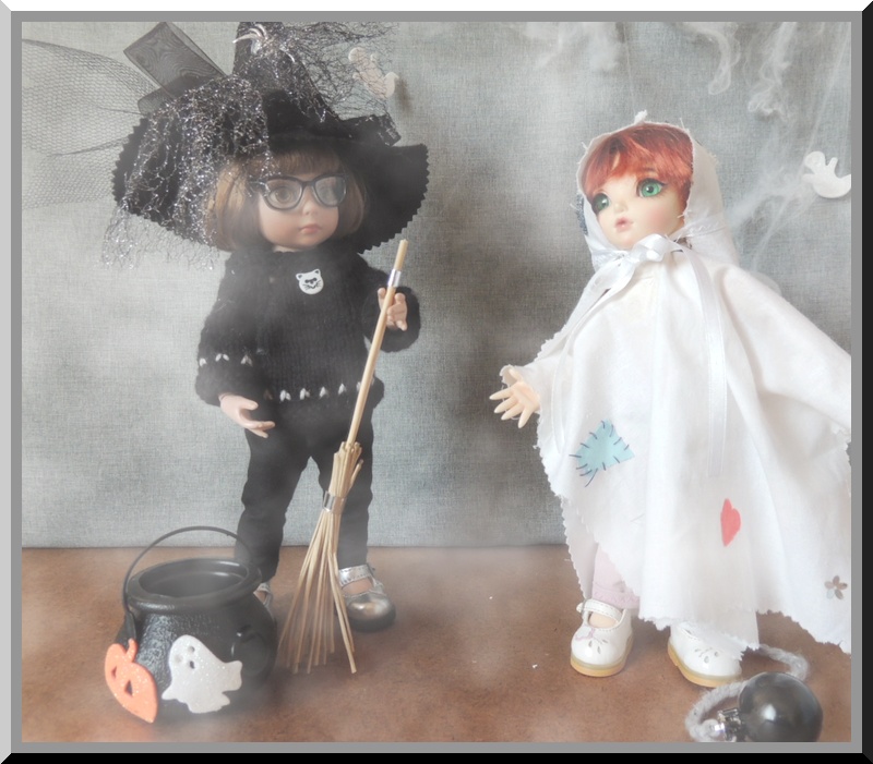 (Groupe) Halloween, LOUISE et CHLOE. B13