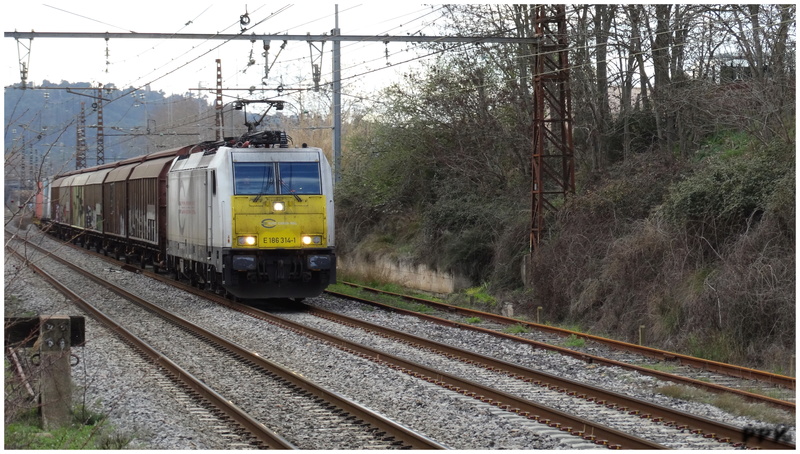 Photos et vidéos de la ligne Bordeaux - Toulouse - Narbonne - Sète (de 2017 à nos jours) - Page 3 34_col15