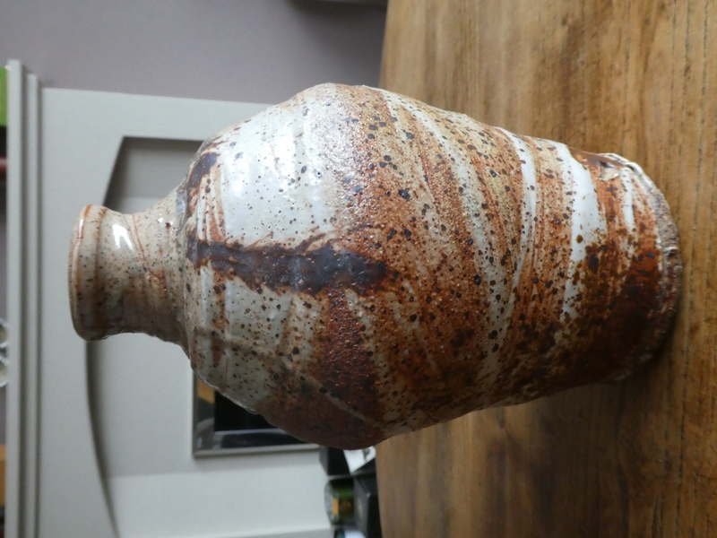 Hakeme shino glazed vase P1020230