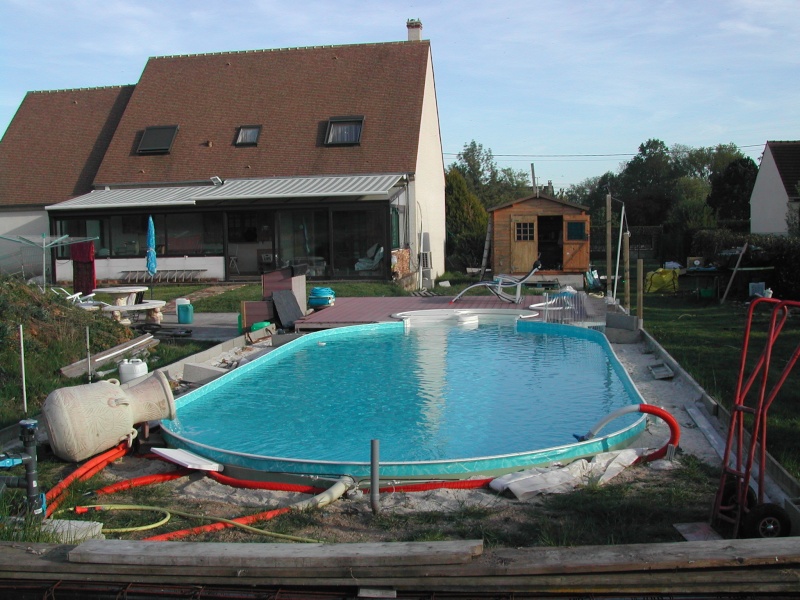 remblai autour de la piscine avant pose liner Dscn1610