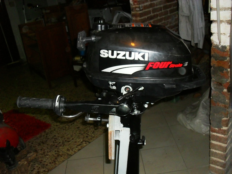 [vendo][usato poco]motore suzuki 2,5 cv Sdc10327