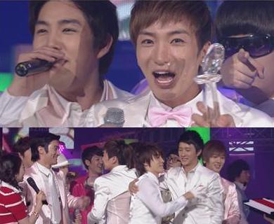 Super Junior in KBS Music Bank 15.05.2009 0011
