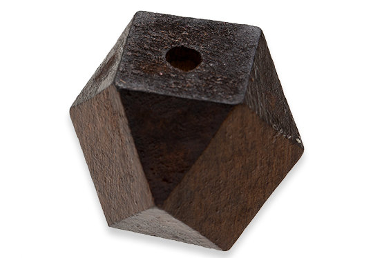 Construire des polyèdres en bois donc d'une certaine épaisseur Il_57010