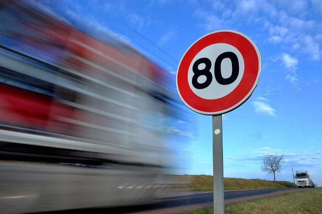 Limitation de vitesse à 80km/h et poids lourds esclaves Vitess10