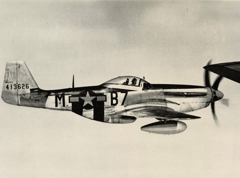 P-51D-5 (early version) NA Mustang - "Sweet Thing IV" Lt. Col. Roy Webb Jr., 361st Fighter Group, 374th Fighter Squadron - 1944 (1/32) - Page 15 6762p111