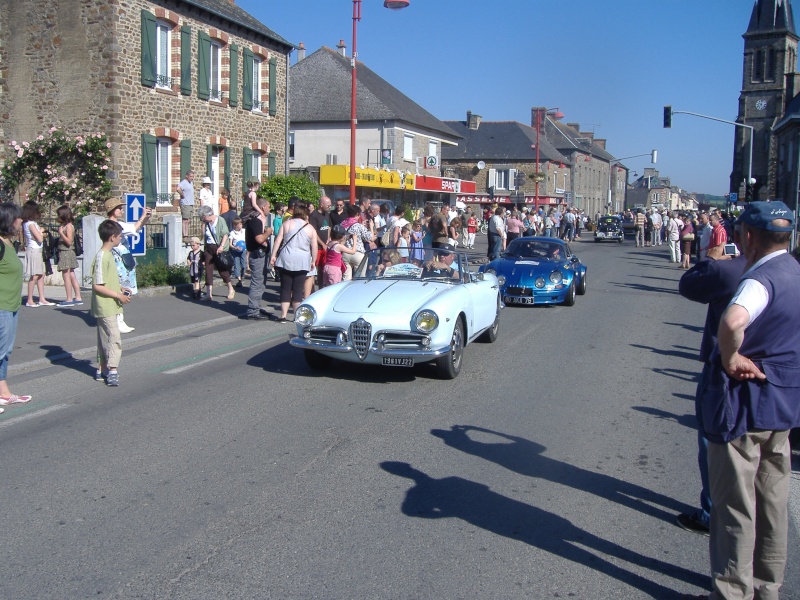 TOUR DE BRETAGNE DES VEHICULES ANCIENS 2010 Dscf0516