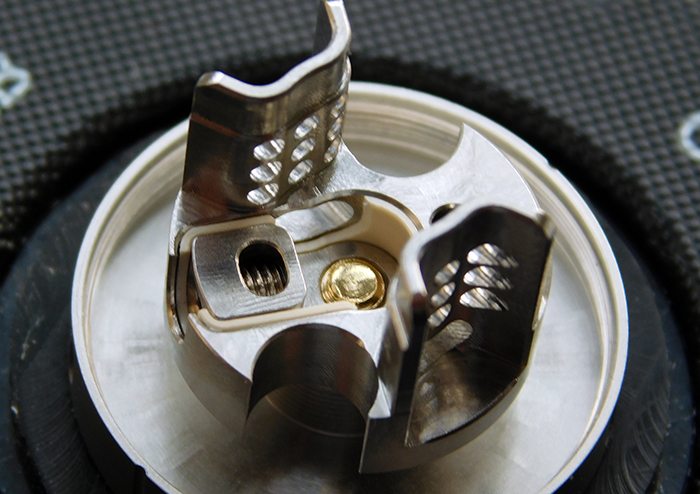 le Zeus RTA de Geekvape : l'atomiseur reconstructible qui fait fureur Zeus-r12